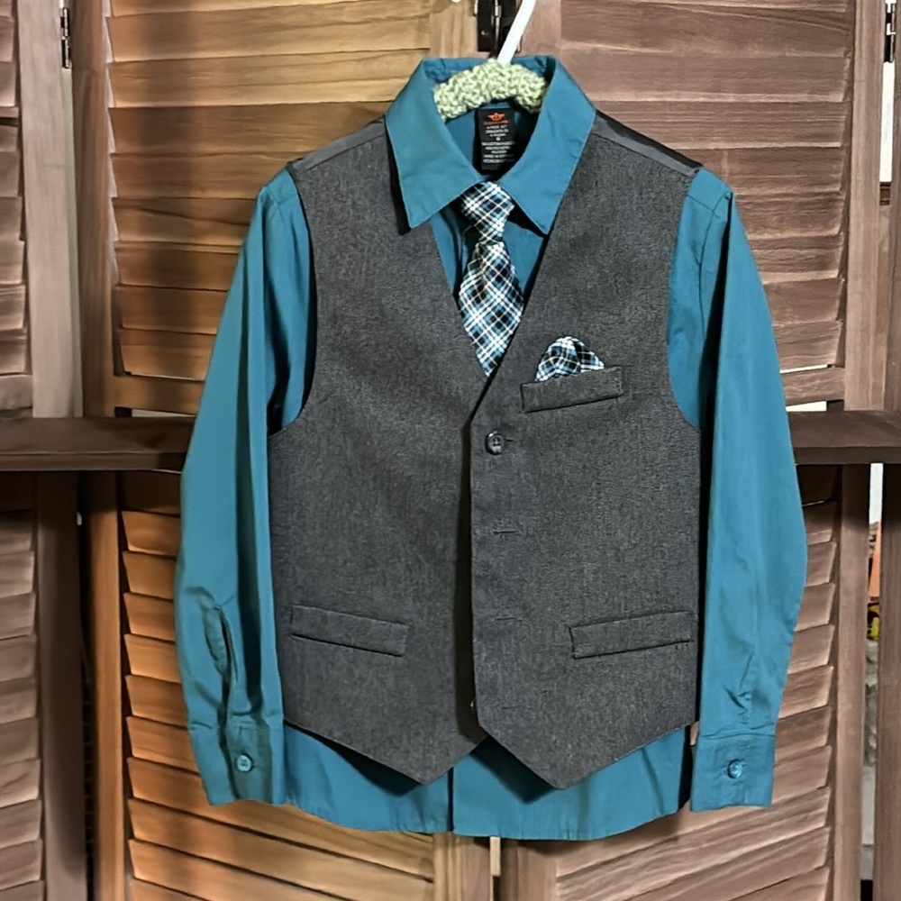 Dockers Kids Dress Shirt, Vest and Tie